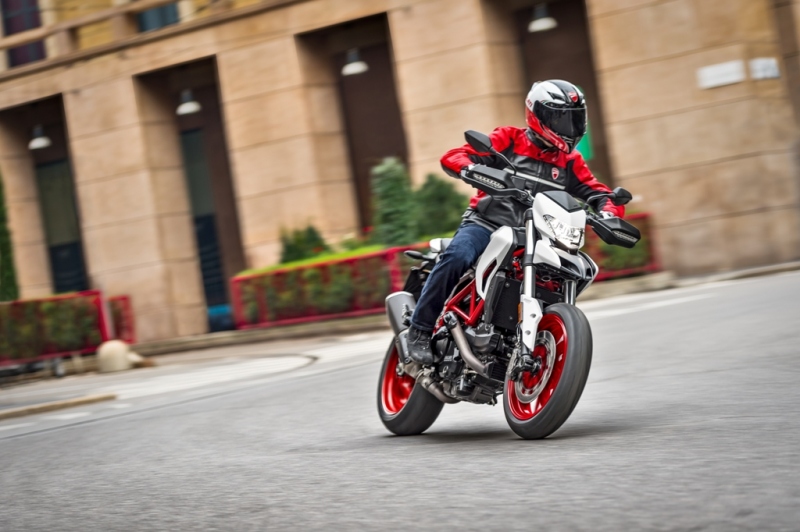 Ducati Hypermotard 939 2018: ve dvou verzích - 5 - 1 Ducati 2018 Hypermotard 939 (3)