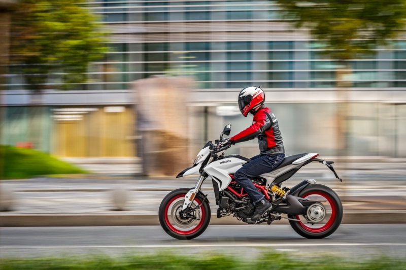 Ducati Hypermotard 939 2018: ve dvou verzích - 7 - 1 Ducati 2018 Hypermotard 939 (5)