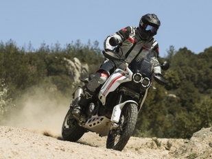 Hlavní obrázek k článku: Test Ducati DesertX: dobrodružství v offroadu
