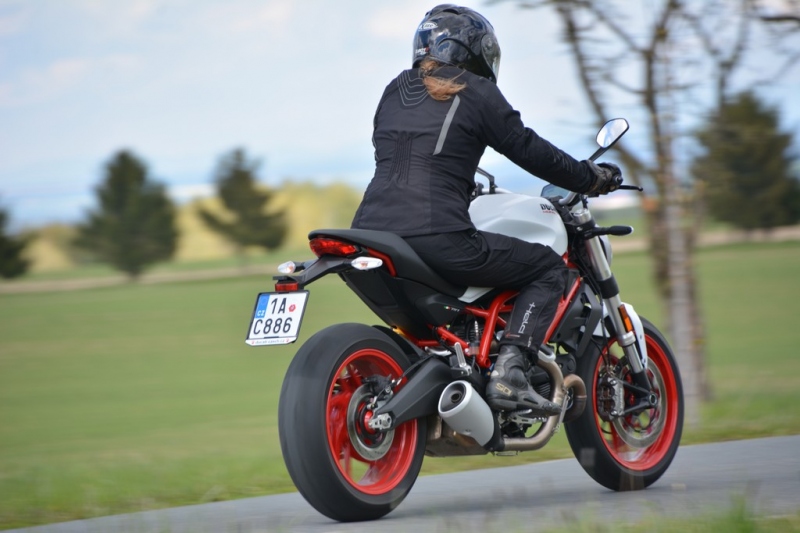Test Ducati Monster 797: mrštná příšerka - 21 - 1 Ducati Monster 797 test (26)