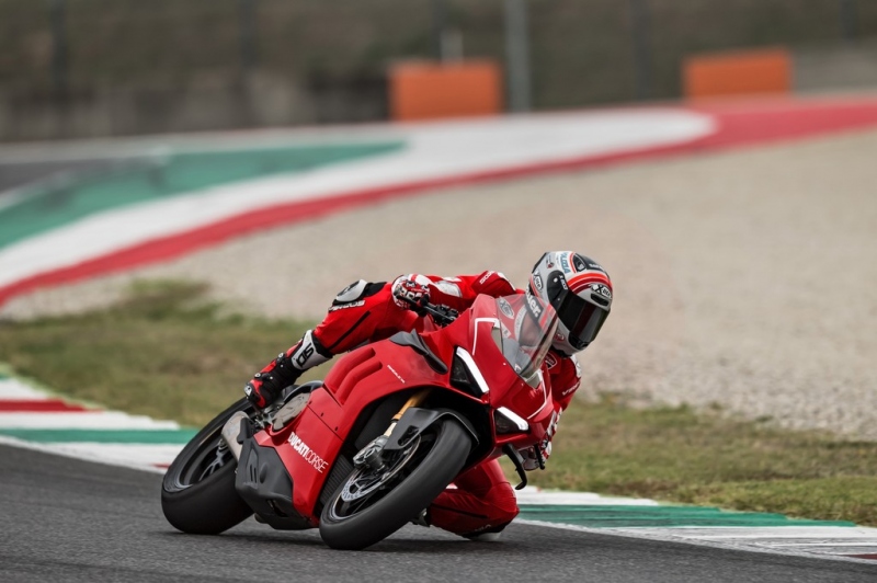 Ducati Panigale V4 R 2019: s aerodynamickými křidélky - 18 - 1 Ducati Panigale V4 R (39)