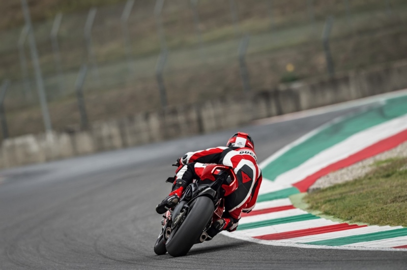 Ducati Panigale V4 R 2019: s aerodynamickými křidélky - 19 - 1 Ducati Panigale V4 R (41)