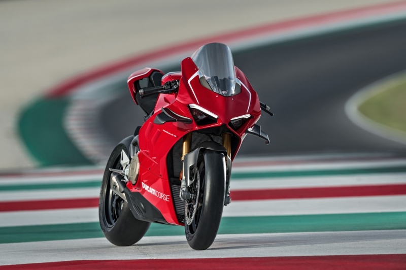 Ducati Panigale V4 R 2019: s aerodynamickými křidélky - 2 - 1 Ducati Panigale V4 R (30)