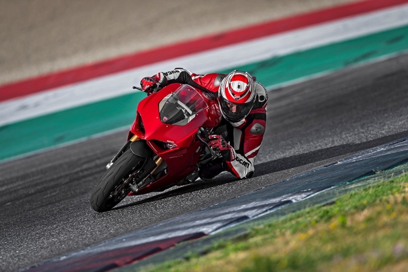 Ducati Panigale V4 a V4 Speciale: nová generace superbiků - 5 - 1 Ducati Panigale V4 (5)