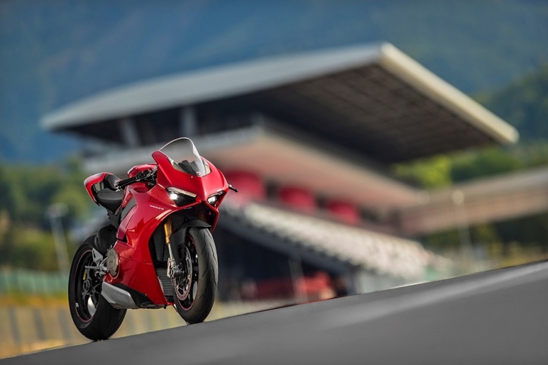 Ducati Panigale V4 a V4 Speciale: nová generace superbiků - 8 - 1 Ducati Panigale V4 (8)