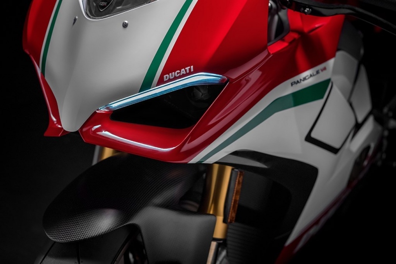 Ducati Panigale V4 a V4 Speciale: nová generace superbiků - 13 - 1 Ducati Panigale V4 (12)