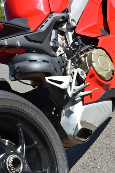 Test Ducati Panigale V4: peklo na zemi - 9 - 1 Ducati Panigale V4 test (25)
