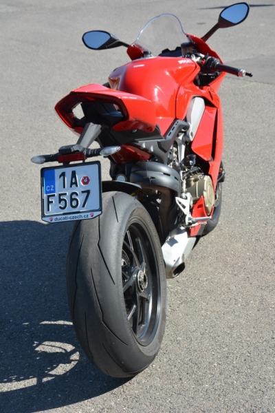 Test Ducati Panigale V4: peklo na zemi - 2 - 1 Ducati Panigale V4 test (37)