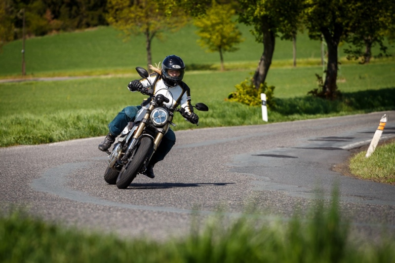 Test Ducati Scrambler 1100 Special: šedý elegán - 11 - 1 Ducati Scrambler 1100 test (36)