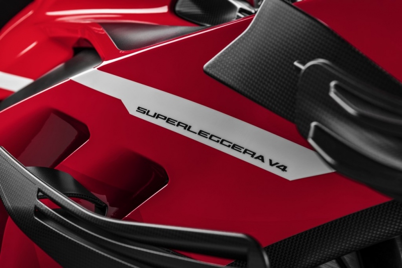 Ducati Superleggera V4: superlehká, supervýkonná - 7 - 2 Ducati V4 Superleggera 2020 (12)