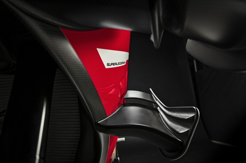 Ducati Superleggera V4: superlehká, supervýkonná - 8 - 2 Ducati V4 Superleggera 2020 (14)