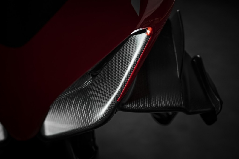 Ducati Superleggera V4: superlehká, supervýkonná - 9 - 2 Ducati V4 Superleggera 2020 (15)