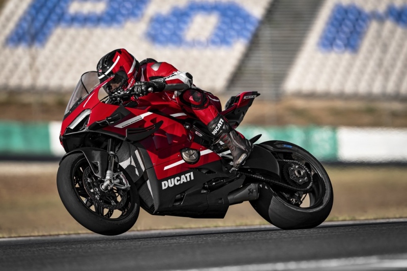 Ducati Superleggera V4: superlehká, supervýkonná - 13 - 2 Ducati V4 Superleggera 2020 (3)