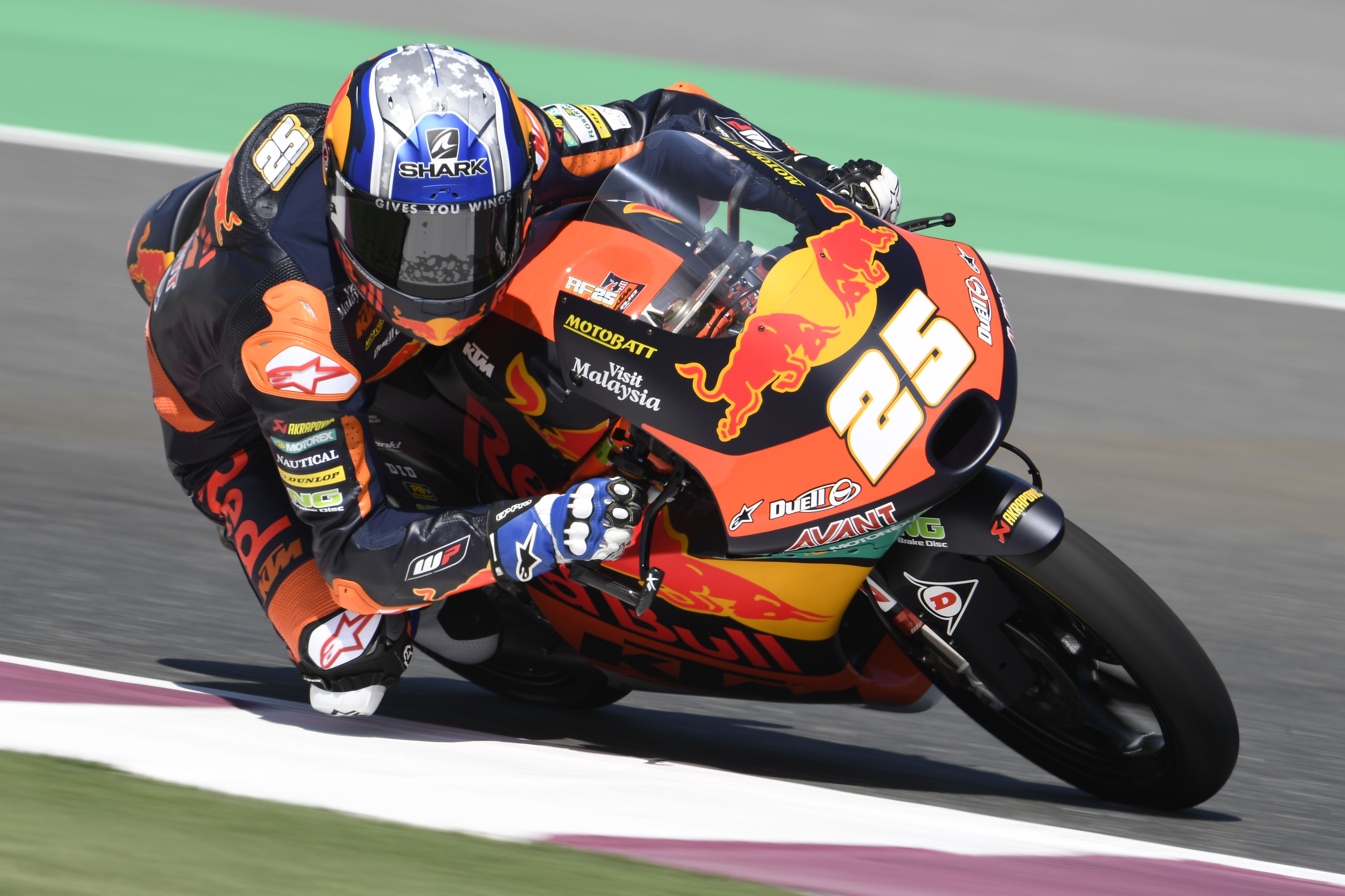 Hlavní obrázek k článku: V Moto3 po 1. dni Raul Fernandez, 19. Salač