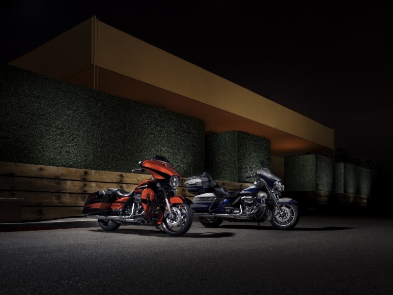 Harley-Davidson: nové modely pro sezónu 2017 - 3 - 1 H-D CVO Limited_3