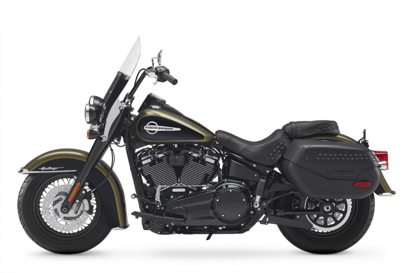 Harley-Davidson představuje osm nových motocyklů 2018: Big Twin custom revoluce - 12 - 1 H-D Low Rider_1