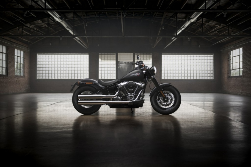 Harley-Davidson představuje osm nových motocyklů 2018: Big Twin custom revoluce - 17 - 1 H-D Softail Slim_5