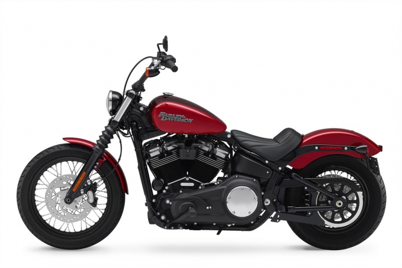 Harley-Davidson představuje osm nových motocyklů 2018: Big Twin custom revoluce - 23 - 1 H-D Street Bob_4