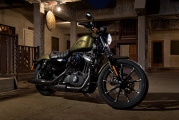 1 Harley Davidson 2016 883 Iron01