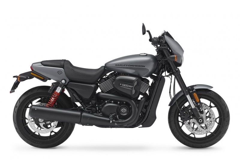 Kup si nového Harleye a vyhraj jeho úpravu za 5000 eur - 1 - 1 Harley Davidson Iron 883 2016 test12