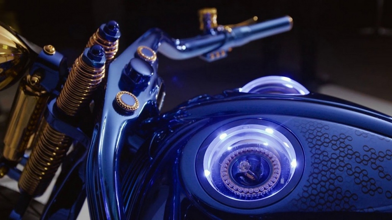Harley-Davidson Bucherer Blue Edition: nejdražší motocykl na světě - 11 - 1 Harley Davidson Bucherer Blue edition (14)