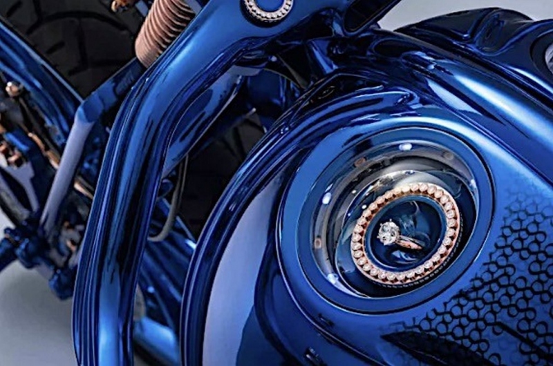 Harley-Davidson Bucherer Blue Edition: nejdražší motocykl na světě - 5 - 1 Harley Davidson Bucherer Blue edition (3)