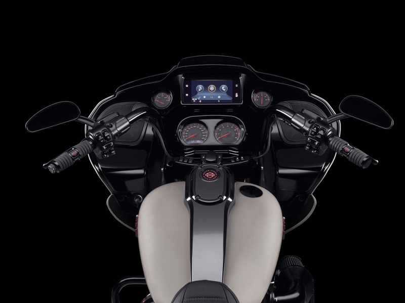 Harley-Davidson CVO Road Glide 2020: limitovaná nabídka - 4 - 1 Harley Davidson CVO Road Glide 2020 (3)