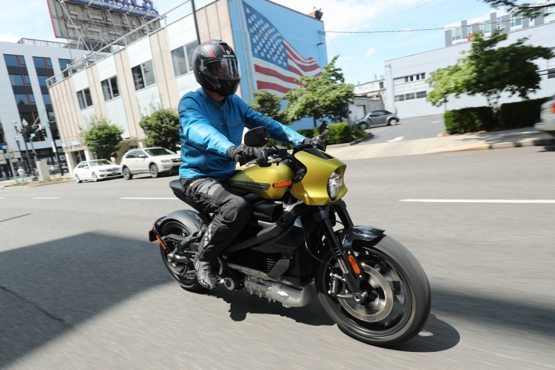 Test Harley-Davidson Livewire: první dojmy - 12 - 1 Harley Davidson Livewire test Filip (40)