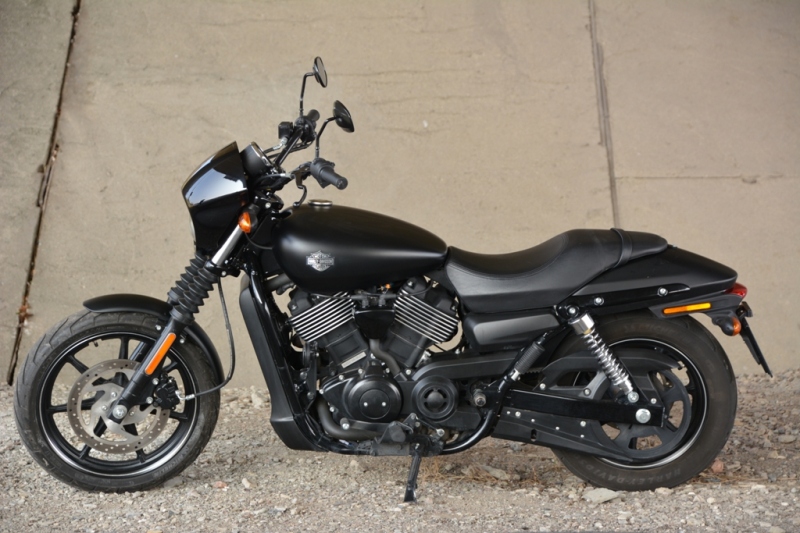 Kup si nového Harleye a vyhraj jeho úpravu za 5000 eur - 2 - 1 Harley Davidson Street 750 test03