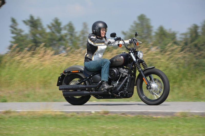 Test Harley-Davidson Street Bob: s rukama ve větru - 14 - 1 Harley Davidson Street Bob test (7)
