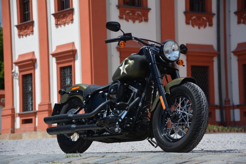 Test Harley-Davidson Softail Slim S: moc a síla v jednom - 2 - 2 Harley Softail Slim S test (33)
