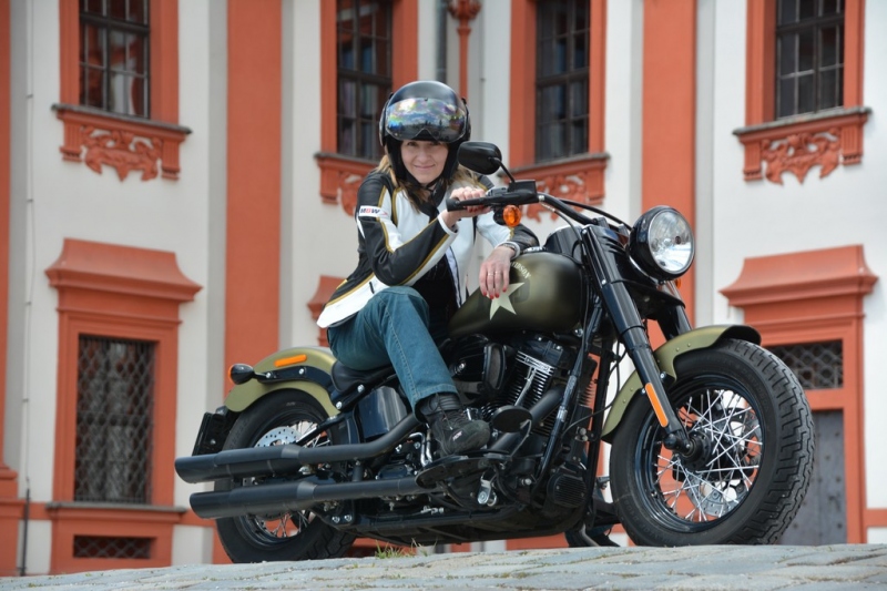 Test Harley-Davidson Softail Slim S: moc a síla v jednom - 17 - 2 Harley Softail Slim S test (30)