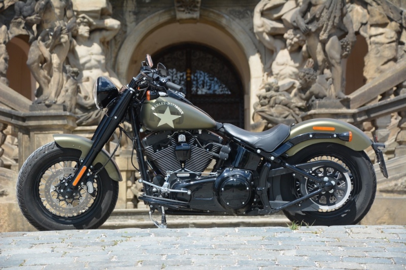 Test Harley-Davidson Softail Slim S: moc a síla v jednom - 3 - 2 Harley Softail Slim S test (32)