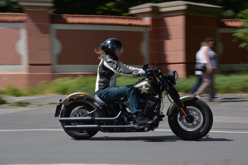 Test Harley-Davidson Softail Slim S: moc a síla v jednom - 28 - 1 Harley Softail Slim S test (10)