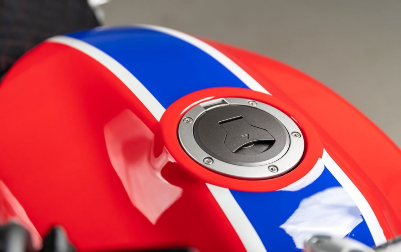 Honda CB1100 RS 5Four: limitovaná edice - 26 - 1 Honda CB1100 RS 5Four (26)