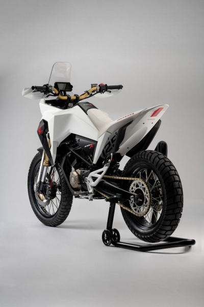 Honda CB125X a CB125M: koncept maloobjemových motocyklů - 6 - 1 Honda CB125X koncept (12)