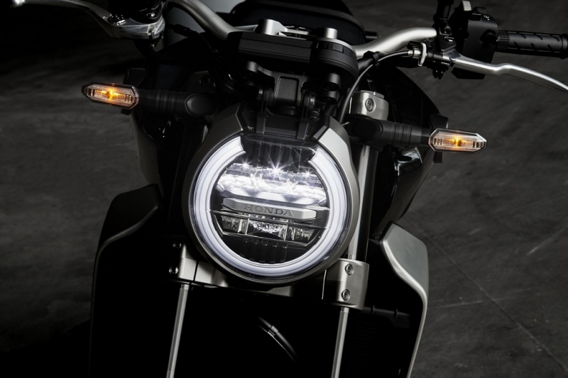 Honda CB 1000 R 2018: nový design a motor z Fireblade - 18 - 1 Honda CB 1000 R (24)