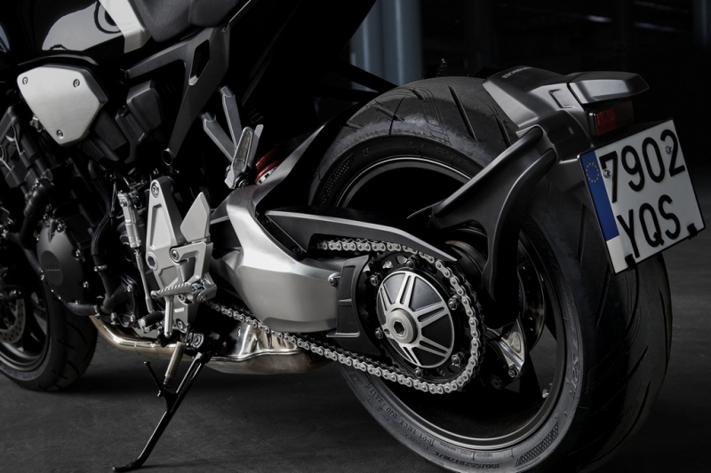 Honda CB 1000 R 2018: nový design a motor z Fireblade - 8 - 1 Honda CB 1000 R (9)