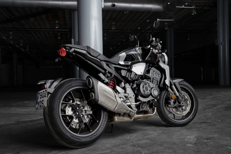 Honda CB 1000 R 2018: nový design a motor z Fireblade - 9 - 1 Honda CB 1000 R (10)