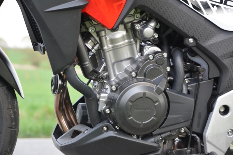 Test Honda CB500X ABS 2016: malá cestovatelka - 37 - 3 Honda CB 500 X 2016 test37