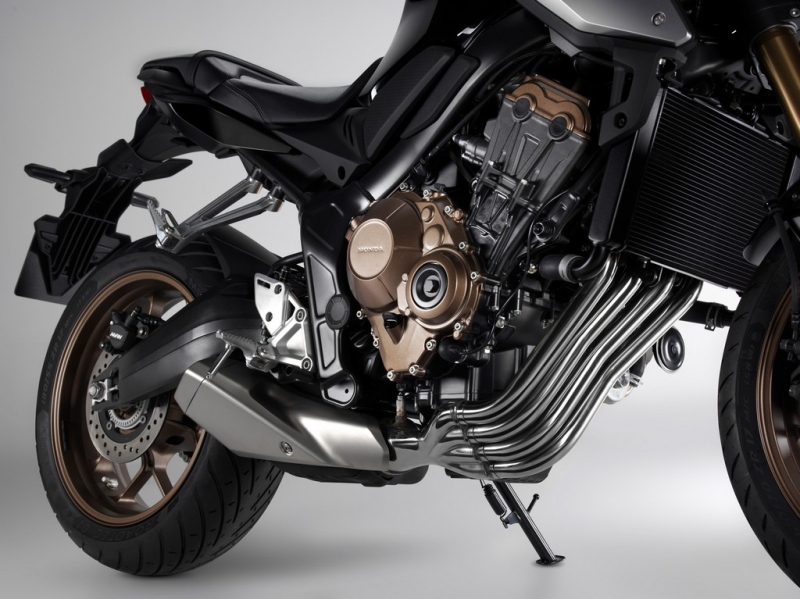 Honda CB650R: klasický styl naháče - 25 - 1 Honda CB 650 R (15)