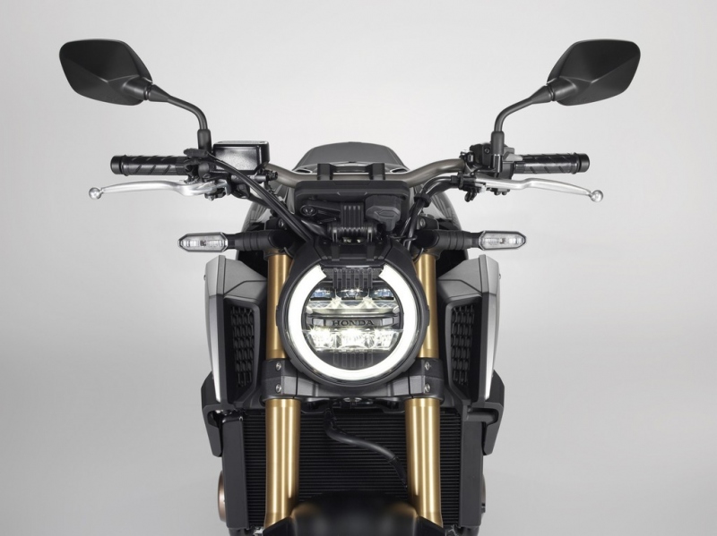 Honda CB650R: klasický styl naháče - 7 - 1 Honda CB 650 R (20)