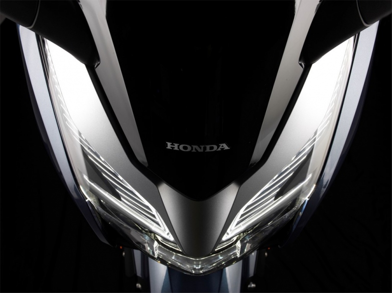 Honda Forza 300 2018: skútr s kontrolou trakce - 24 - 1 Honda Forza 300 2018 (23)