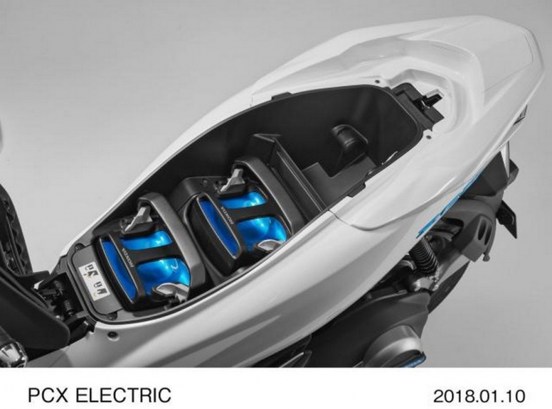 Elektrická Honda PCX: skútr s výměnnými bateriemi - 3 - 1 Honda PCX elektricky skutr koncept (1)