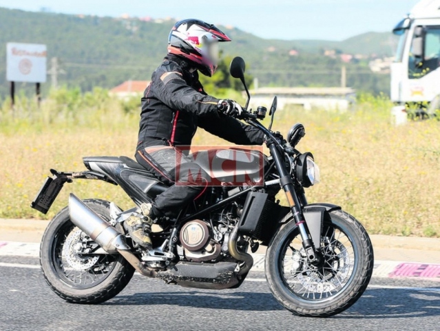 Hlavní obrázek k článku: Husqvarna 701 Vitpilen a Svartpilen zachycena při testech