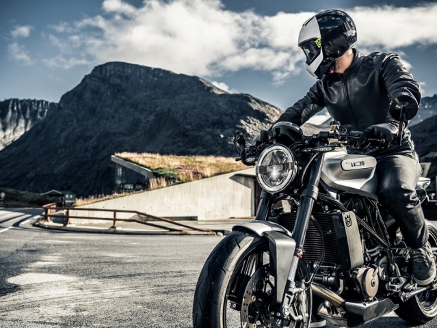 Hlavní obrázek k článku: Podzimní akce Husqvarna: s nákupem Vitpilena a Svarpilena získáš speciální dárek