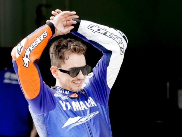 Hlavní obrázek k článku: Testy MotoGP v Sepangu: Lorenzo už v boxu Yamahy