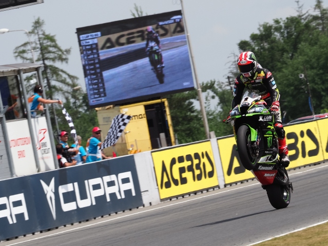 Hlavní obrázek k článku: Jonathan Rea vyhrál v sobotu v Brně, 17. Ježek