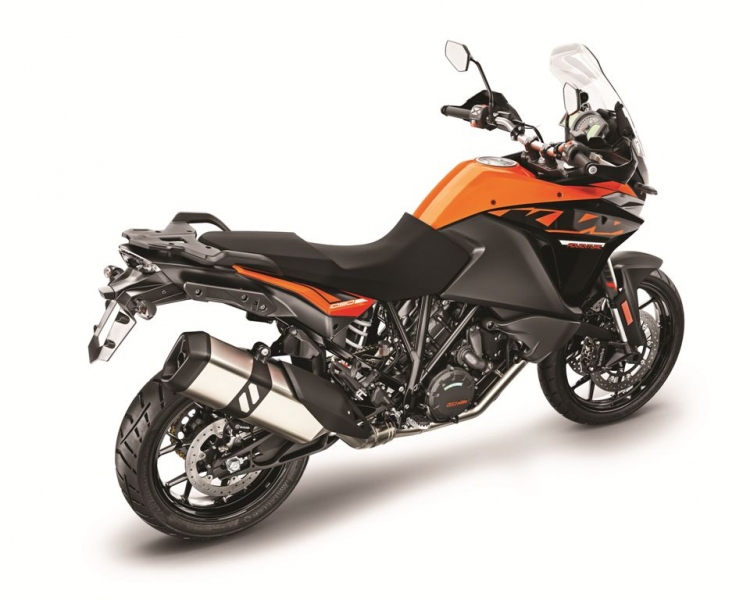 KTM 1090 Adventure a 1090 Adventure R 2017: pohodlná jízda - 8 - 1 KTM 1090 Adventure7