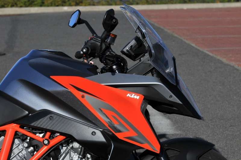 Test KTM 1290 Super Duke GT 2016: cesťák s raketovým pohonem - 35 - 1 KTM Super Duke 1290 GT test06